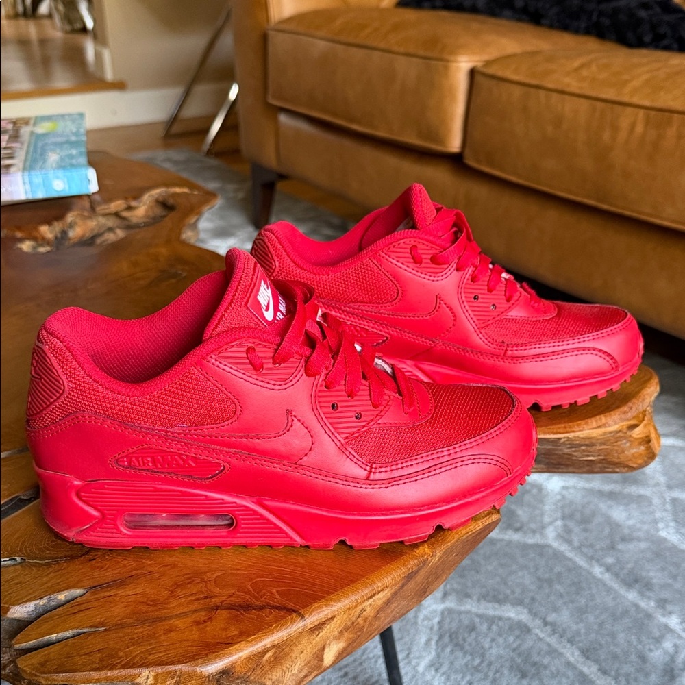 Nike AirMax 90 Triple Red women’s size 8